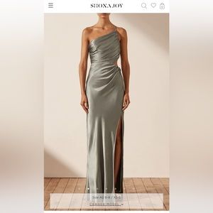 Shona Joy size 4 sage dress. Wore it once as a bridesmaid.